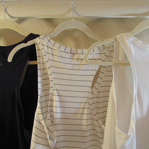 Lot of 3 LULULEMON Love Tanks - Picture 2 of 4